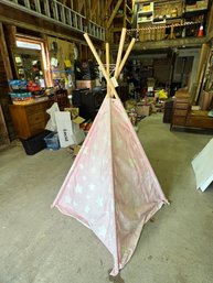 110 - GIRLS TEEPEE TENT