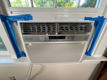 262 - 10,000 BTU AC UNIT, BUYER TO REMOVE