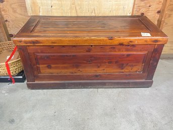 149 - CEDAR BLANKET CHEST, LARGE, VERY NICE