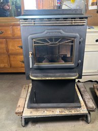 155 - HARMAN PELLET STOVE , P61-2 , ON ROLLER FOR VERY EASY REMOVAL!