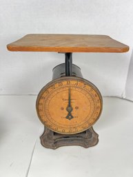 175 - ANTIQUE TREAT HARDWARED LAWRENECE MASS STORE SCALE