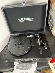 274 - VICTROLA PORTABLE BLUETOOTH TURNTABLE