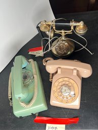 275 - VINTAGE PHONES, NICE COLORS