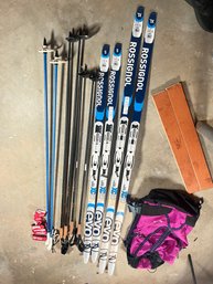 426 - HIGH END X-COUNTRY SKIS (LOOK NEW!) AND POLES AND BAG