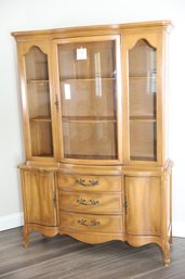 LOT 109 - EXCELENT CONDITION HUTCH (ONE PIECE)