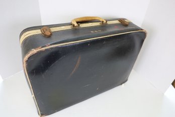 LOT 140 - ANTIQUE LUGGAGE, B.S.Y.,  VERY COOL!