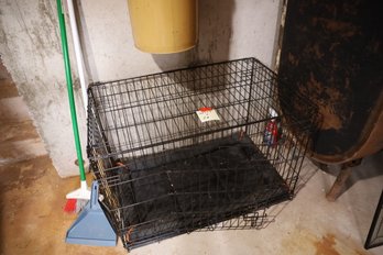 LOT 317 - DOG KENNEL AND BROOM