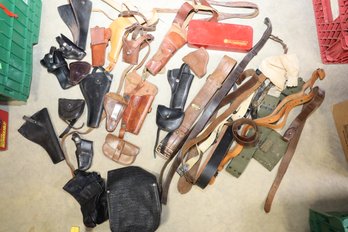 LOT 24 - MANY VINTAGE PISTOL*HOLSTERS / BELTS AND MORE!