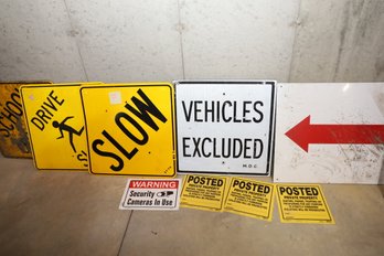 LOT 32 - SIGNS