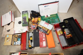 LOT 103 - GUN*CLEANING KITS / SAFE LIGHT KIT AND MORE!