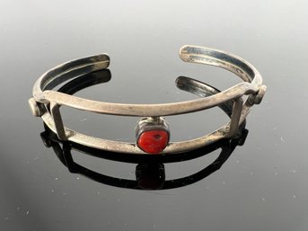 LOT 69 - VINTAGE MEXICAN SILVER HANDMADE BRACELET