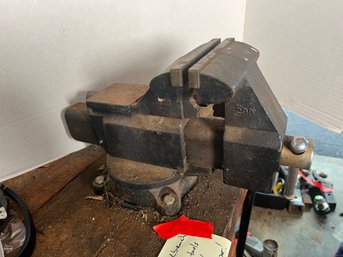 106 - VINTAGE VISE - BUYER TO REMOVE (NOTHING ELSE INCLUDED, JUST THE VISE)