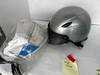 122 - HELMET, READ NOTES