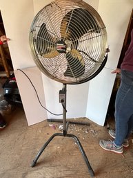 149 - COMMERICAL FAN, THIS WORKS AWESOME