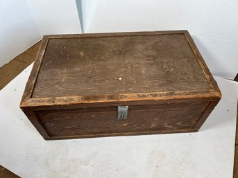 166 - VINTAGE WOODEN CRATE