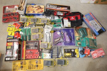 LOT 199 - TOOLS - NEW IN PACKAGES!
