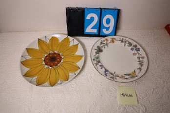 LOT 29 - MIKASA PLATES