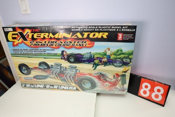 88 - RESELLERS LOOK: SELLS ON EBAY FOR $250 - MODEL KIT