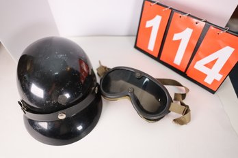 114 - HELMET GOGGLES