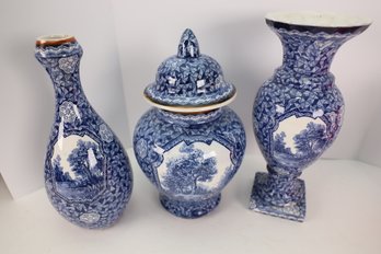 134 - PRETTY BLUE AND WHITE ANTIQUES