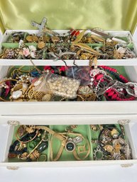 LOT 206 - HUGE MYSTERY BULK JEWELRY LOT!  (CASE NOT INCLUDED)