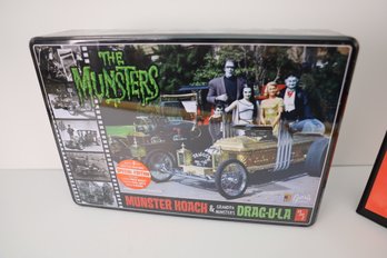 164 - RESELLERS: ($250 ON EBAY) MUNSTERS MODEL KIT