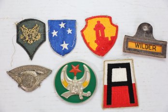 LOT 41 - EARLY MILITARY PATCHES AND METAL EMBLEM