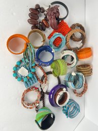 LOT 211 - COLLECTION OF BRACELETS