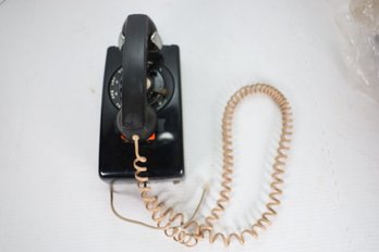 LOT 46 - VINTAGE ROTARY TELEPHONE - HEAVY!
