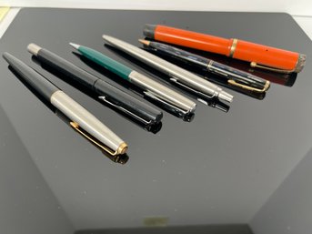 LOT 216 - PARKER PENS / FOUNTAIN PENS