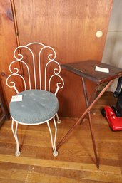 LOT 158 - FUNKY METAL CHAIR AND UNUSUAL TABLE/STAND