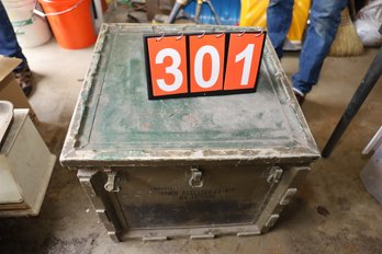 301 - METAL MILITARY CONTAINER