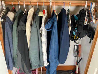 95 - JACKETS, COATS, CLOTHING, BELT BAGS, HANGERS