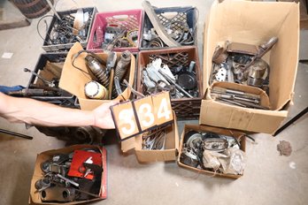 334 - LOTS OF MOTORCYCLE PARTS