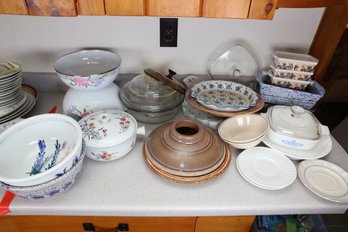 LOT 212 - ALL ITEMS ON TOP OF COUNTER SHOWN
