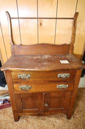 9 - DRESSER