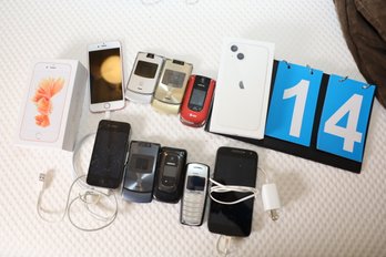 14 - PHONE LOT - NOTICE IPHONES AND VINTAGE / RETRO FLIP PHONES - GREAT FOR RESELLERS!