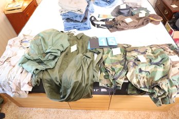 15 - MILITARY CLOTING LOT