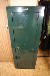 41 - *GUN*SAFE/CABINET - METAL , WITH KEY. HOLDS AROUND 8 OR SO