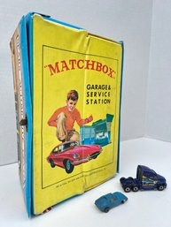 34 - 1966 MATCHBOX CASE WITH CARS SHOWN