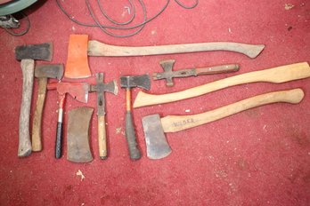 LOT 284 - AXES / HATCHES AND MORE