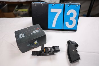 73 - G*U*N/SIGHT AND GRIP