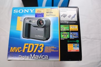 77 - SONY CAMCORDER