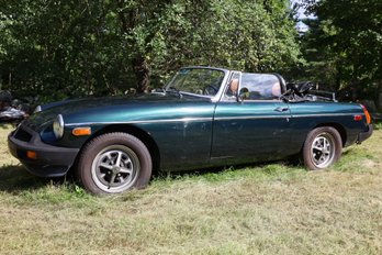 476 - 1976 MG CONVERTIBLE CAR