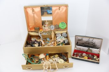 LOT 392 - VINTAGE MUSIC BOX JEWELRY CASE FULL OF VINTAGE JEWELRY AND MORE! SMALL CASE ALSO