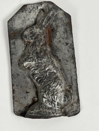 275 - ANTIQUE BUNNY COOKING MOLD