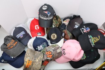 LOT 41 - COLLECTION OF HATS