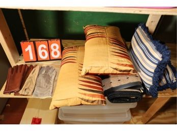 LOT 168 - GLOVES / PILLOWS