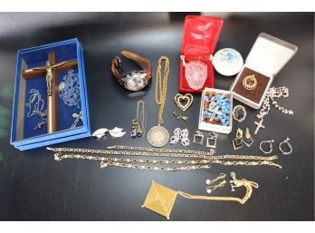 LOT 209 - BEAUTIFUL JEWELRY LOT