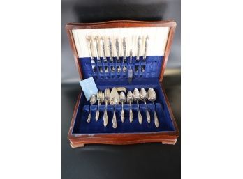 LOT 3 - VINTAGE FLATWARE IN BOX